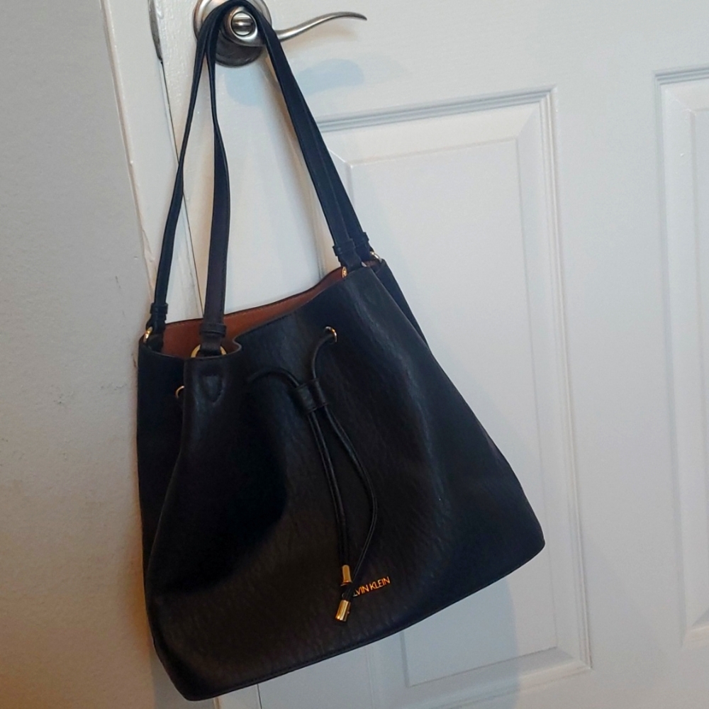 Calvin Klein Gabrianna shoulder bag